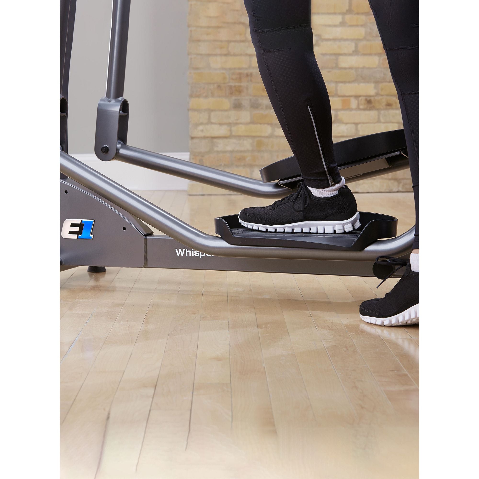 Life Fitness E1 Elliptical Cross-Trainer Base + Track Console