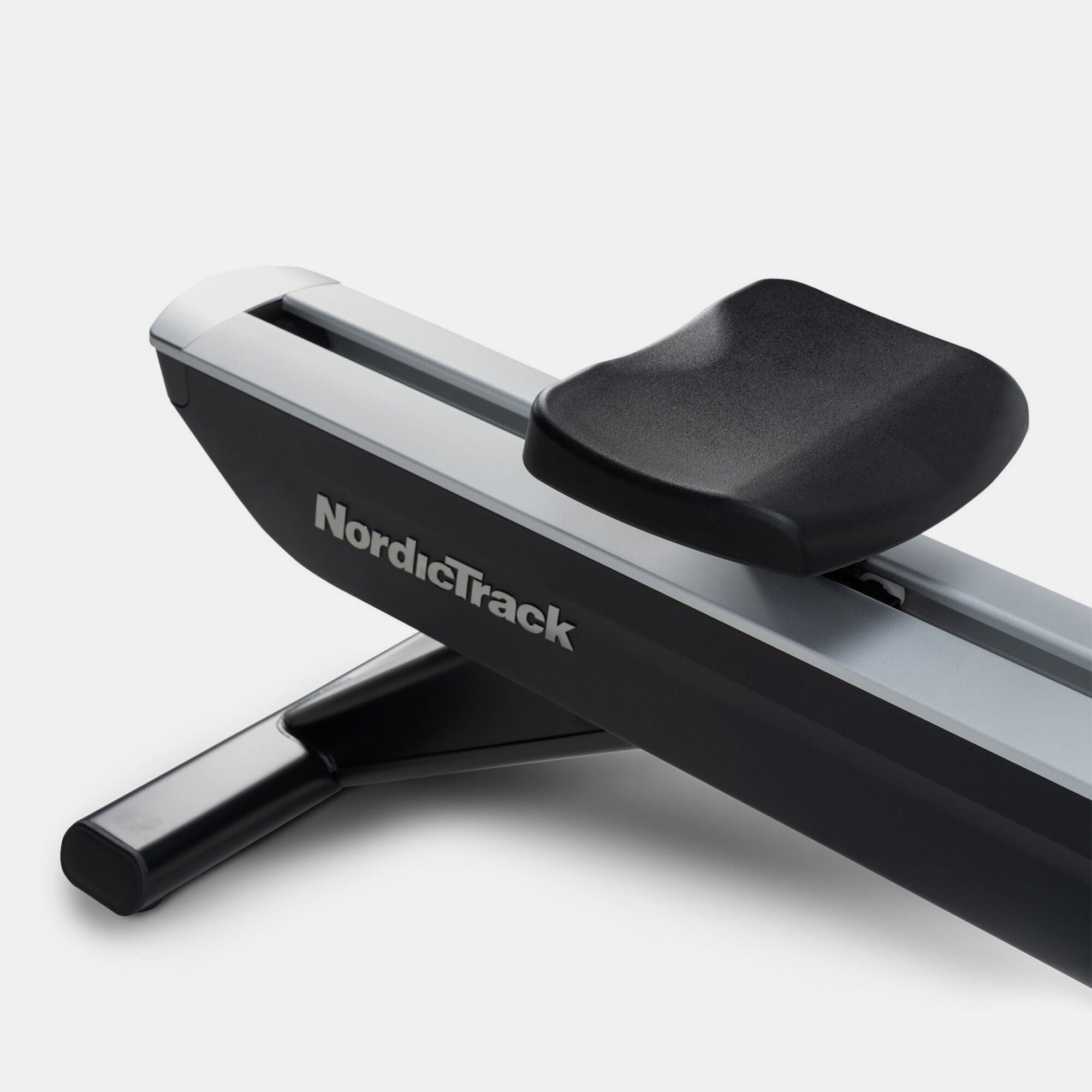 جهاز التجديف NordicTrack RW700 | موديل 2023