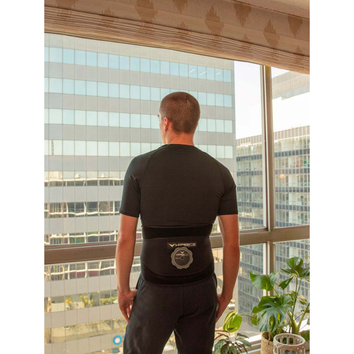 Hyperice Back Ice Compression Device | Black — view 4